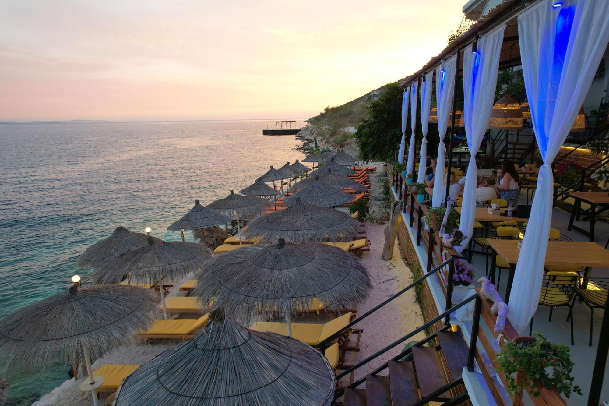 Nili Deluxe Hotell Sarandë Eksteriør bilde