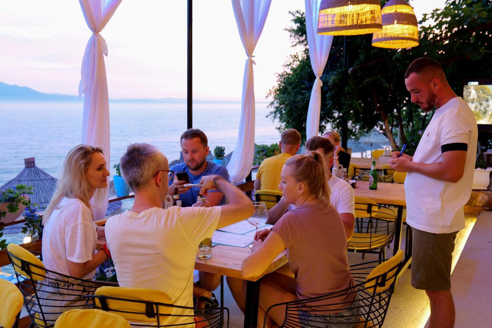 Nili Deluxe Hotell Sarandë Eksteriør bilde