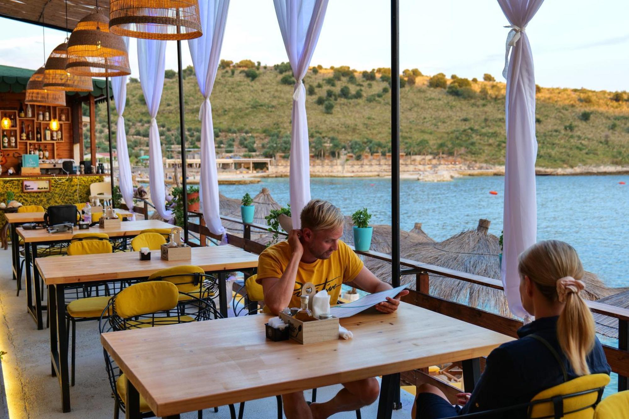 Nili Deluxe Hotell Sarandë Eksteriør bilde