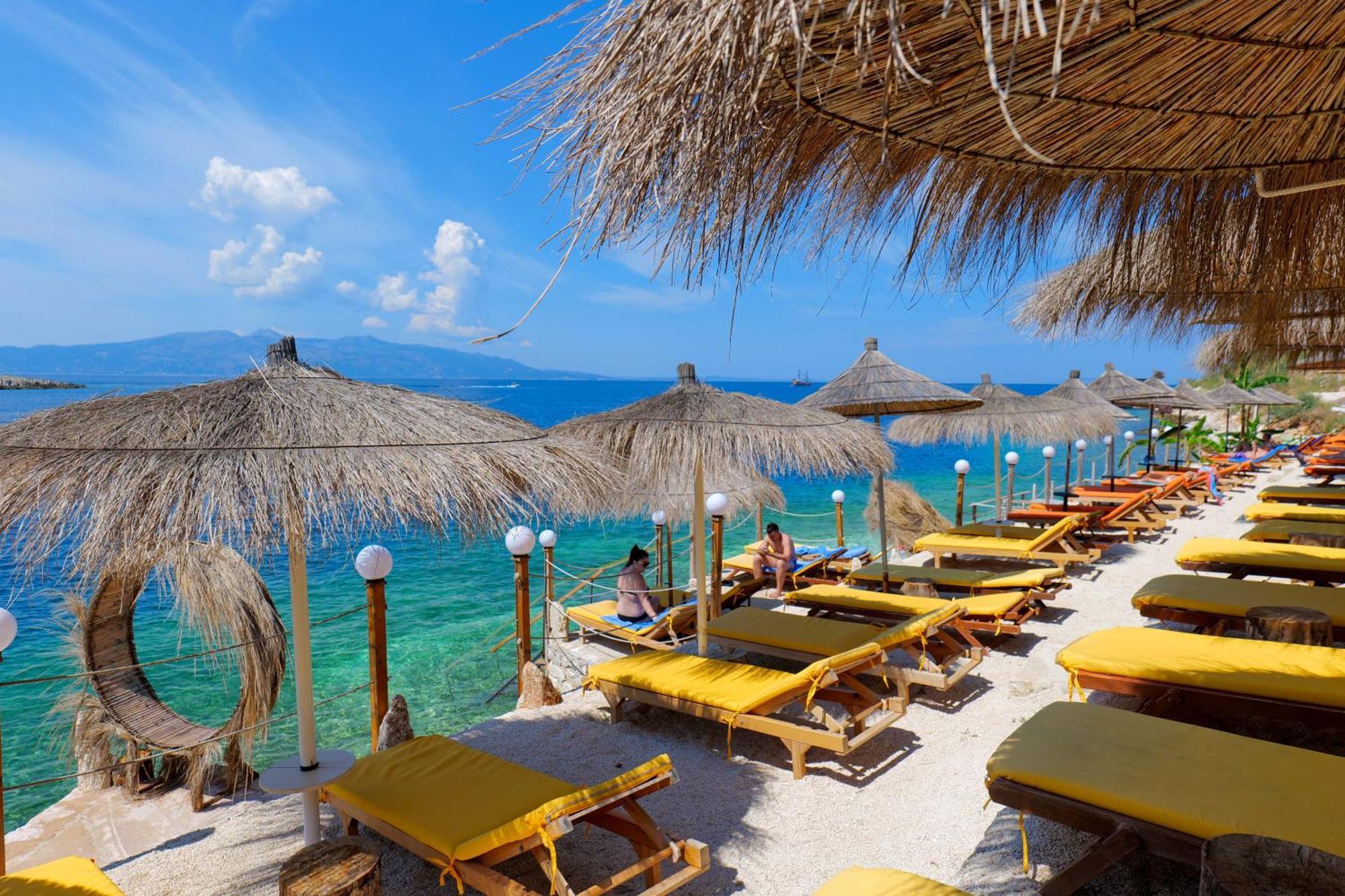 Nili Deluxe Hotell Sarandë Eksteriør bilde