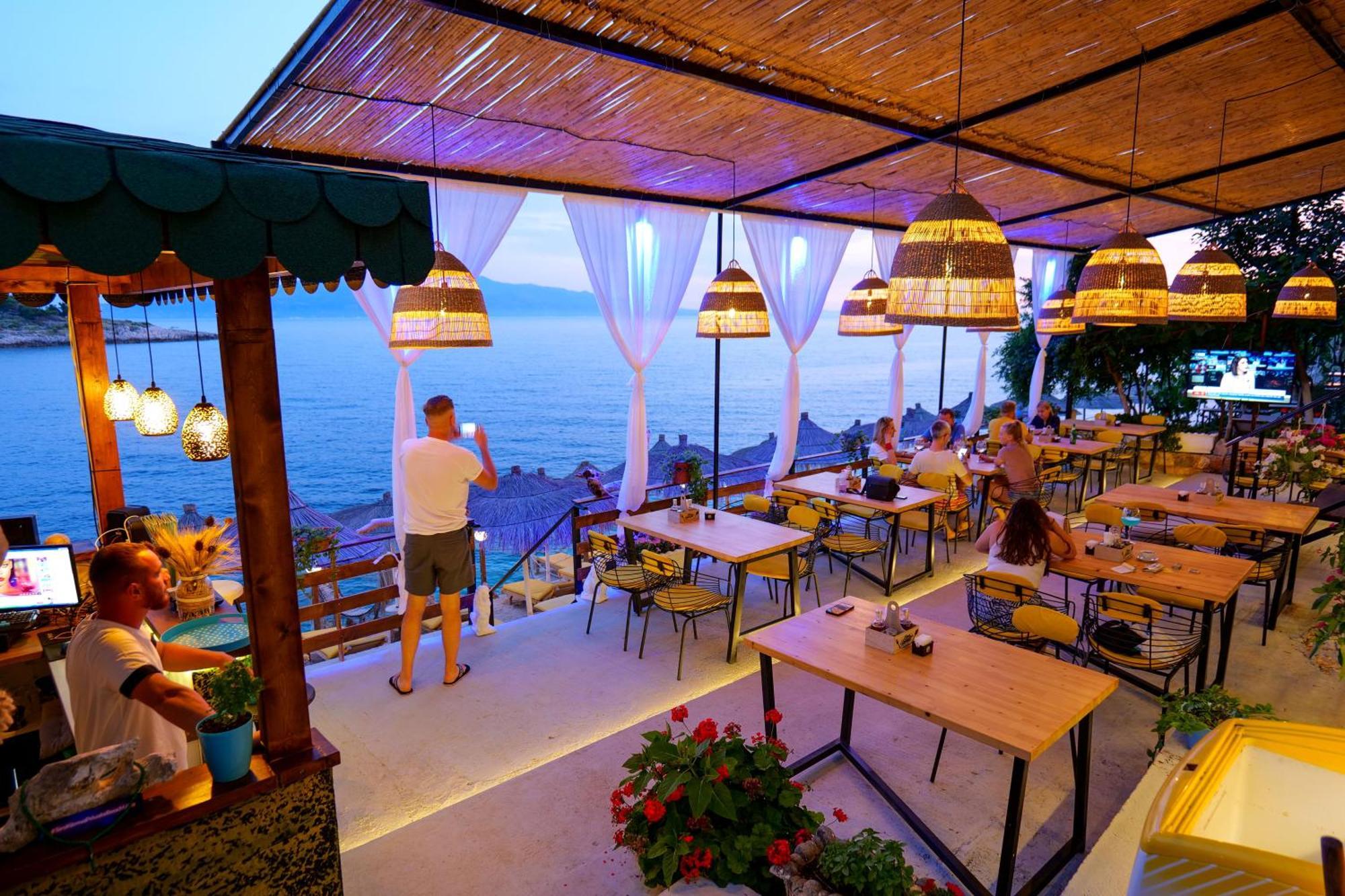 Nili Deluxe Hotell Sarandë Eksteriør bilde
