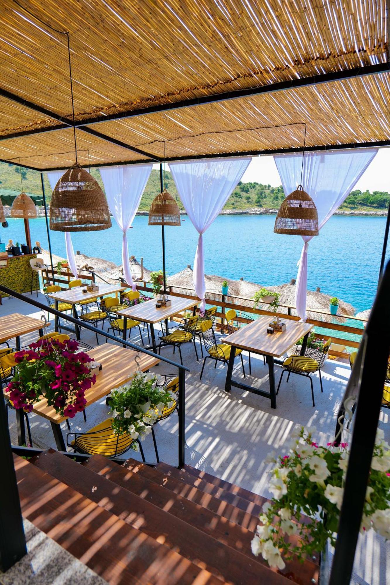 Nili Deluxe Hotell Sarandë Eksteriør bilde